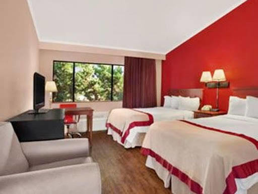 Hotel Ramada By Wyndham Torrance