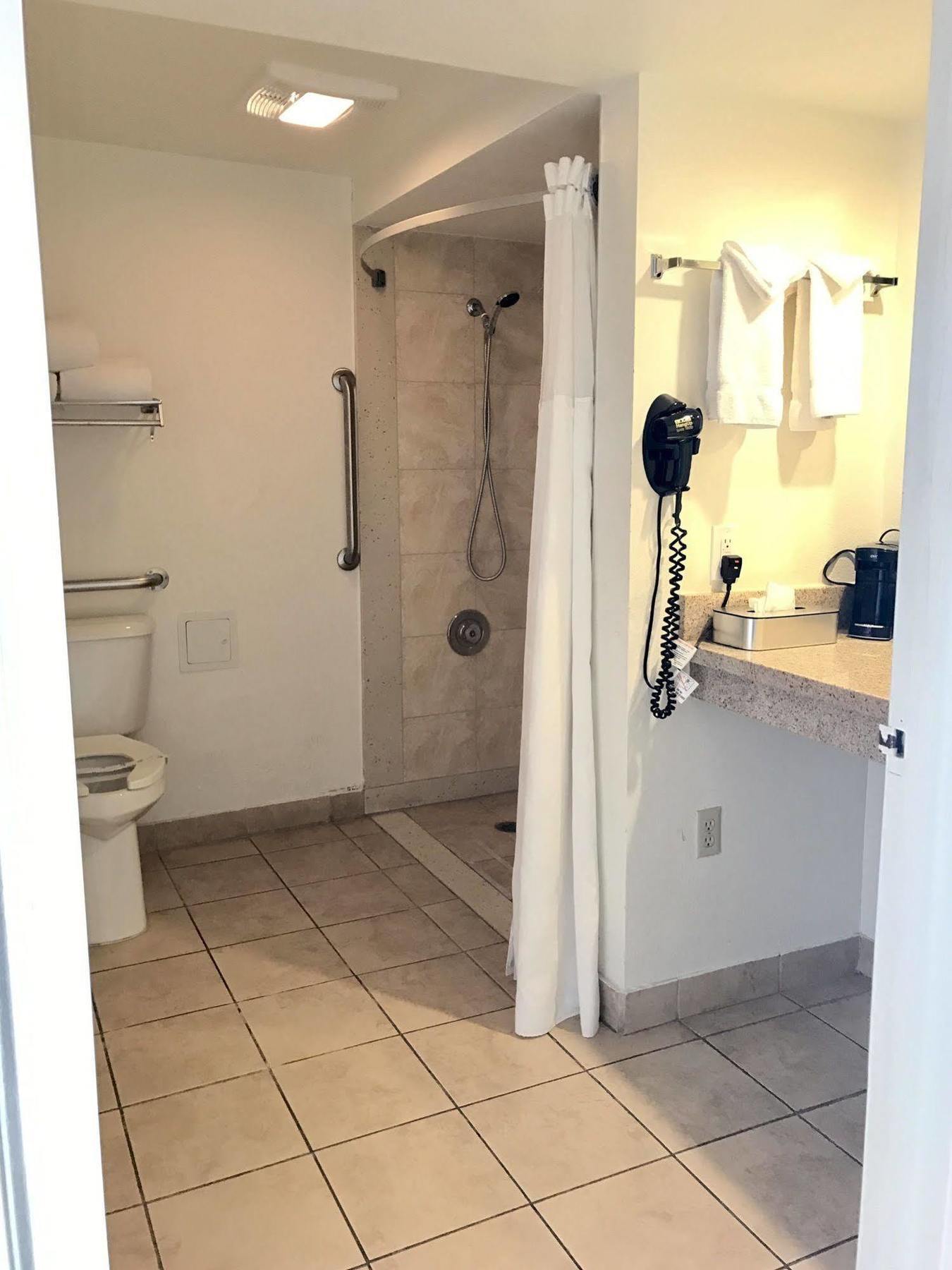 Ramada By Wyndham 3* Torrance